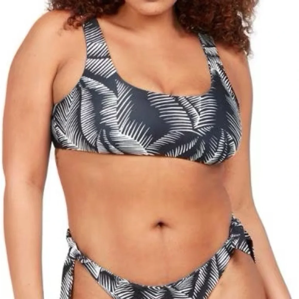 Volcom 12W Top Bikini Plus Stay or Leaf Scoop in Black for Every Body NWT - Picture 8 of 9